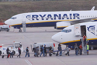 El trnsit de passatgers a l'aeroport de Girona est noms vinculat a Ryanair per no deixa d'augmentar.<br/>
